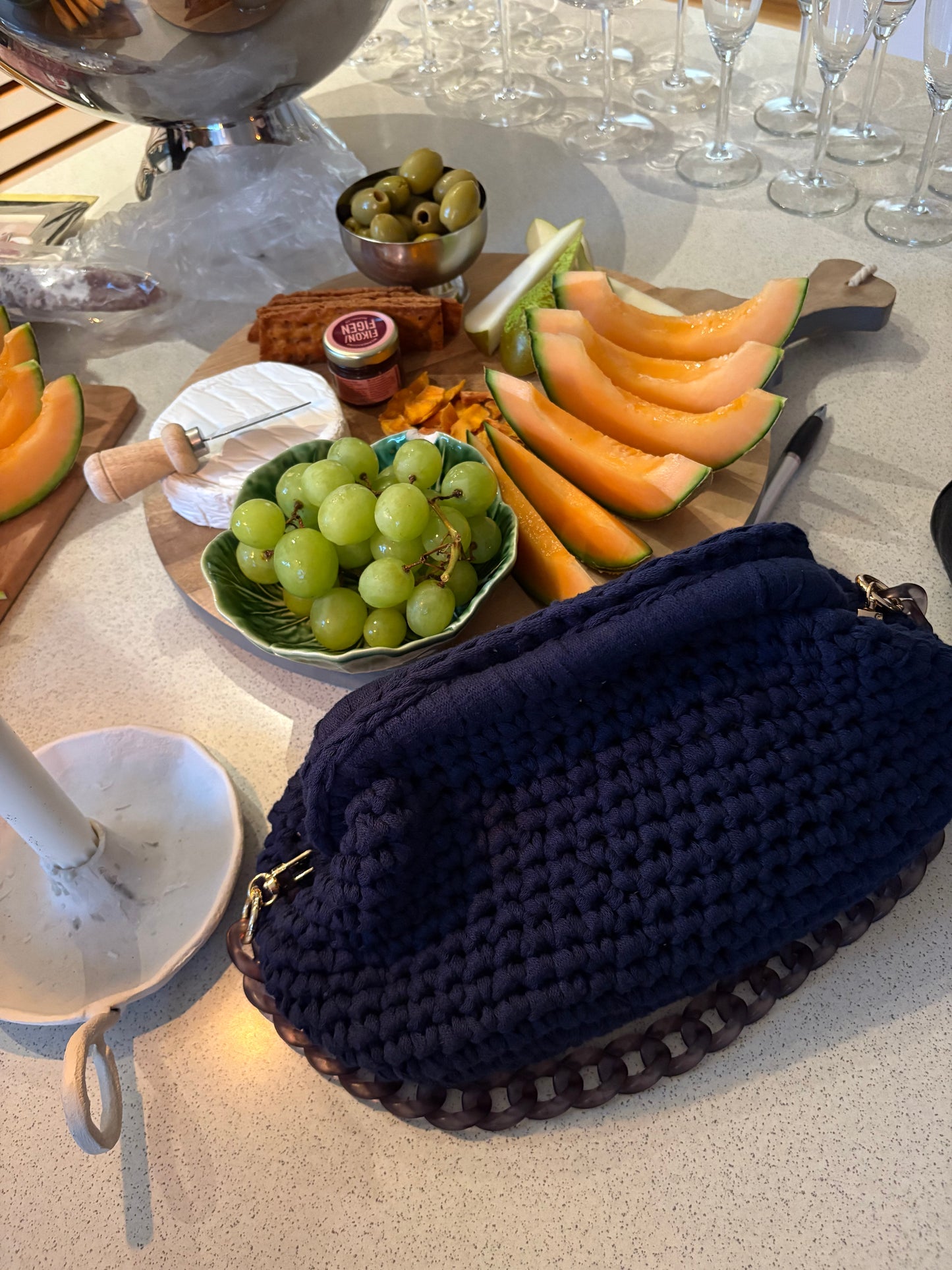 NODI Clutch with strap
